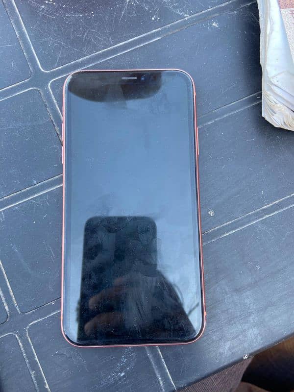 iphone XR 64GB NON PTA Factory Unlock 4