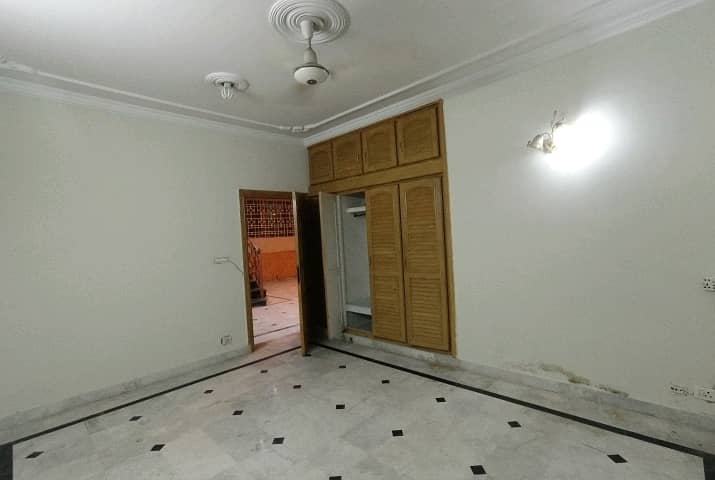 2800 Square Feet House Available In G-8/1 For sale 1