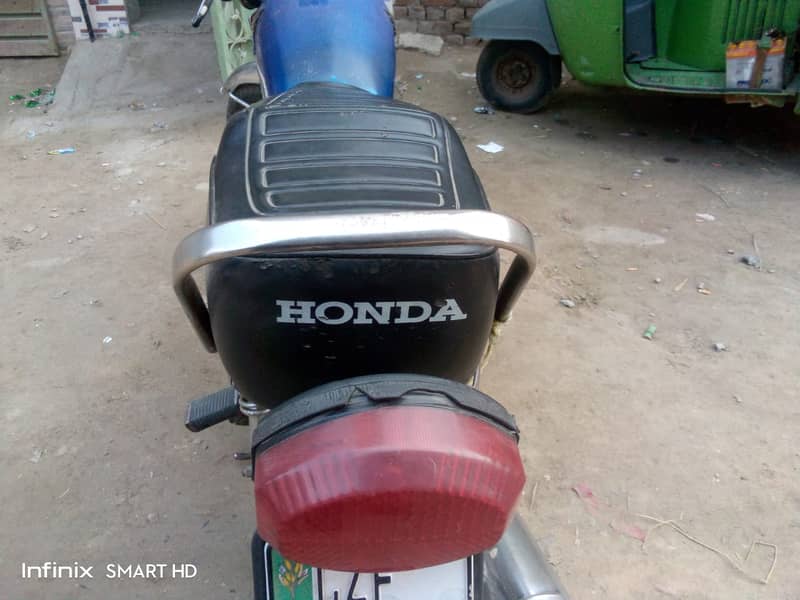 HONDA-125 MODEL 2004 6