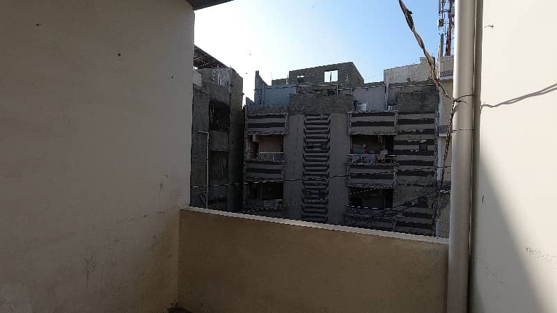 Prime Location Flat Spread Over 1100 Square Feet In Khudadad Colony Available 14