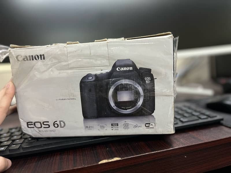 Canon 6D (Full Frame) camera with box 0