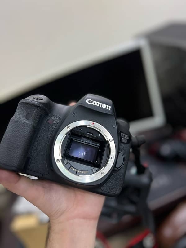 Canon 6D (Full Frame) camera with box 11