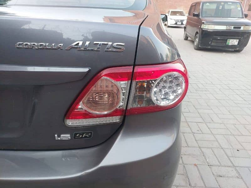 Toyota Altis Grande 2013 11