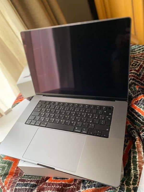 MacBook pro 2019 Core i9 with full box for sale 1