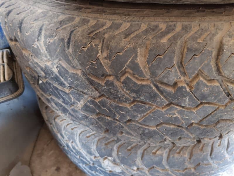 Toyota Surf rim tyre 11