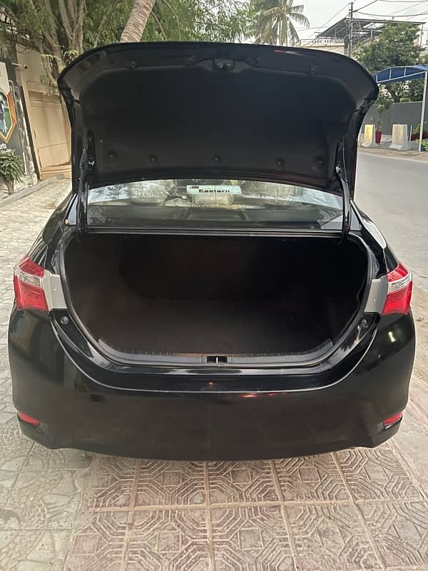 Toyota Corolla XLI Automatic 2018 6