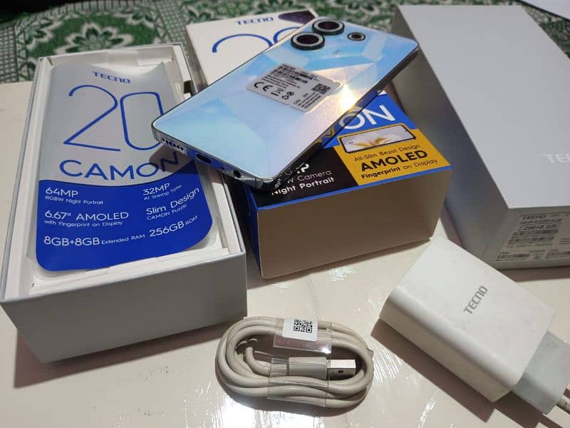 Tecno Camon 20 8/256 10/10 + original Box Charger 2