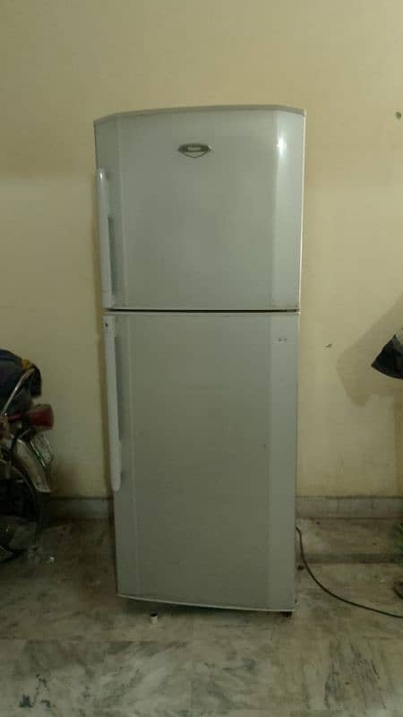 refrigerator acche condition mein bilkul saf hy no raperng full size h 0