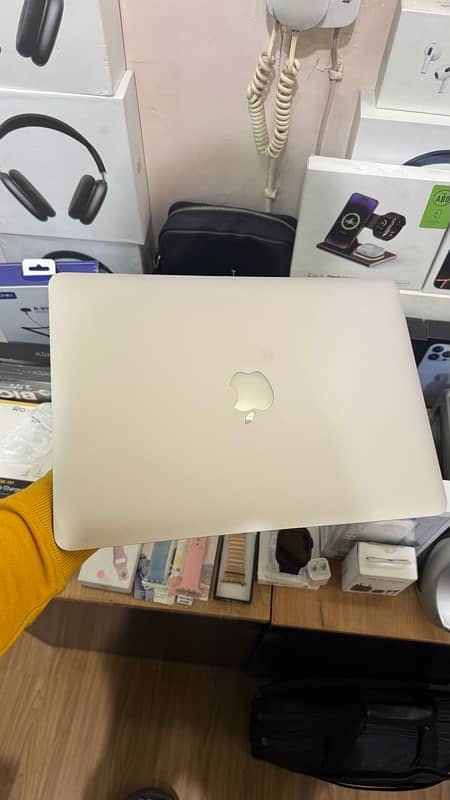 MACBOOK AIR 2013 USED 8/256 GB 1