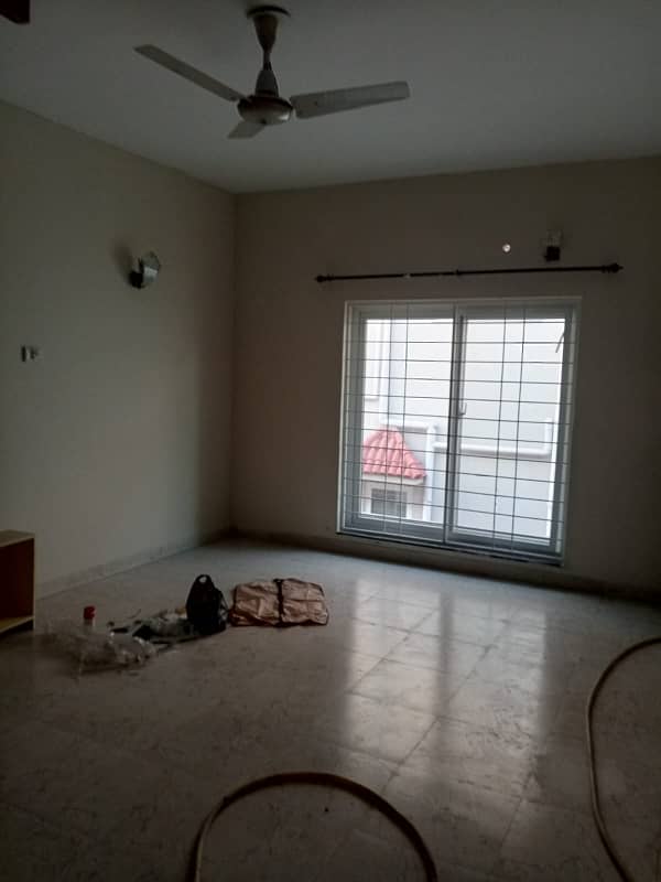 1 Kanal Upper Portion Available For Rent In Sarwar Road. 2