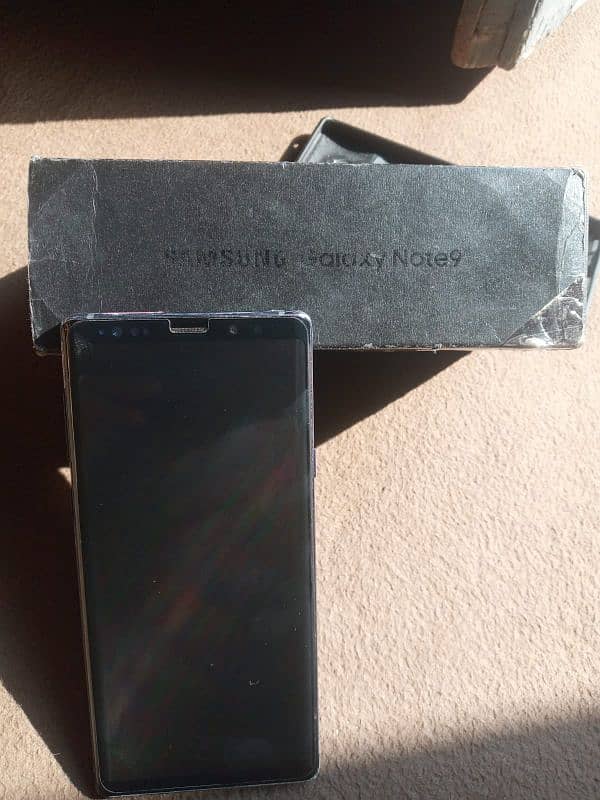 Samsung note 9 with original box 11