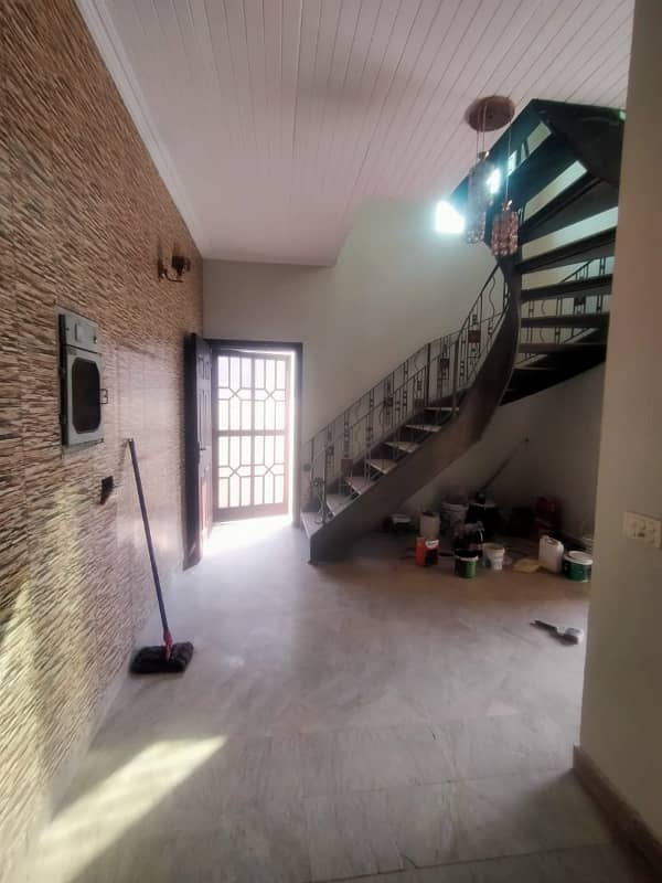 Wapda Town G Block 10 Marla Double Storey Full House Available For Rent 0