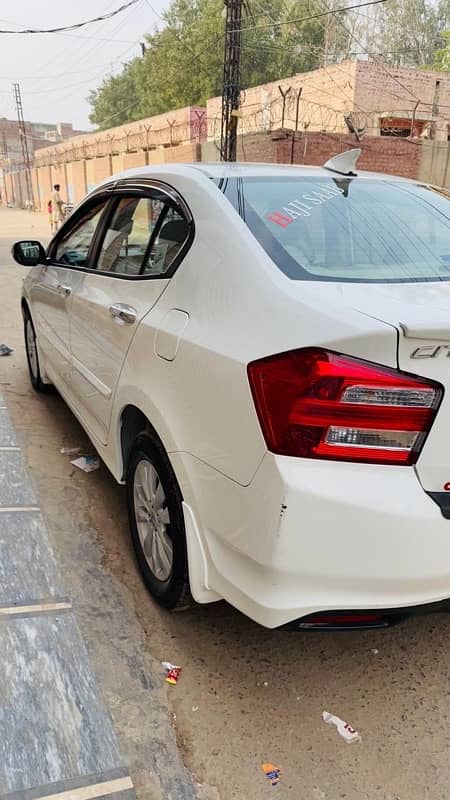 Honda City Aspire 1.5 Automatic 2018 model registered in 2019 5