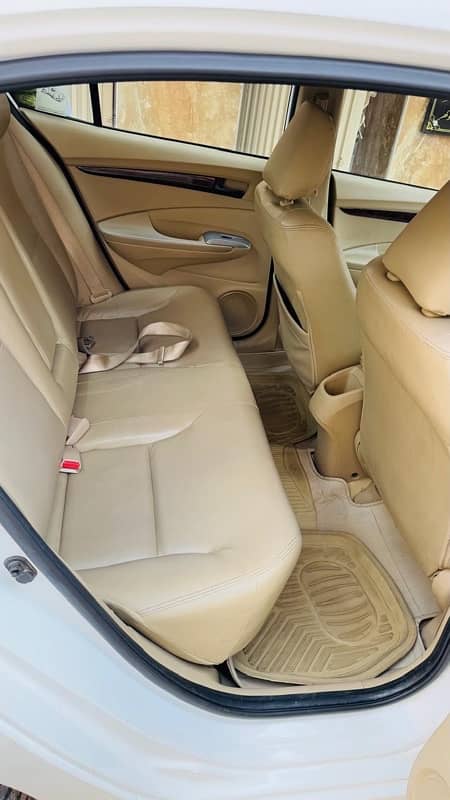 Honda City Aspire 1.5 Automatic 2018 model registered in 2019 8