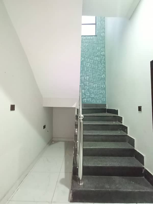 Canal Road Faisalabad VIP Location 5 Marla Double Storey House For Rent 4 Bed Room Attached Bath Attached 6