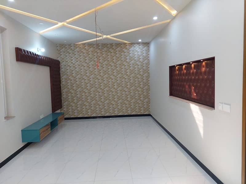 10 Marla Brand New House For Rent MODEL CITY 1 FAISALABAD VIP LOCATION Park Facing 15