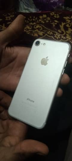 I phone 7 PTA approved white color daba sat hai