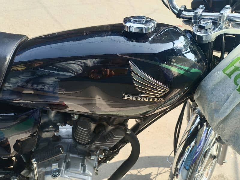 Honda 125 2014 model hy bilkul new hy 3