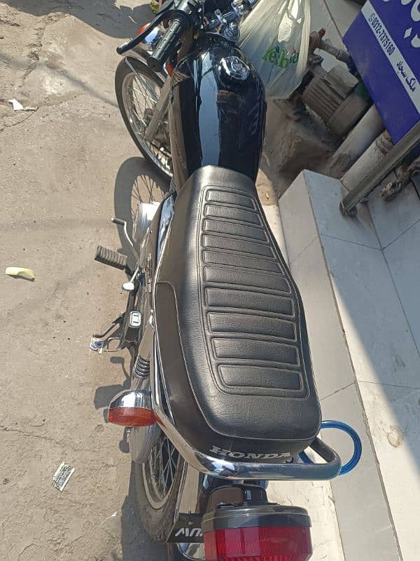 Honda 125 2014 model hy bilkul new hy 4