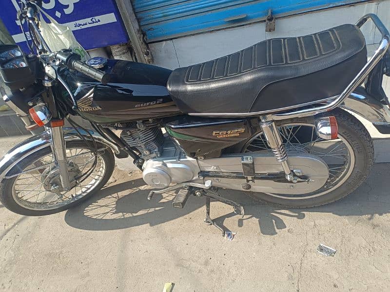 Honda 125 2014 model hy bilkul new hy 5