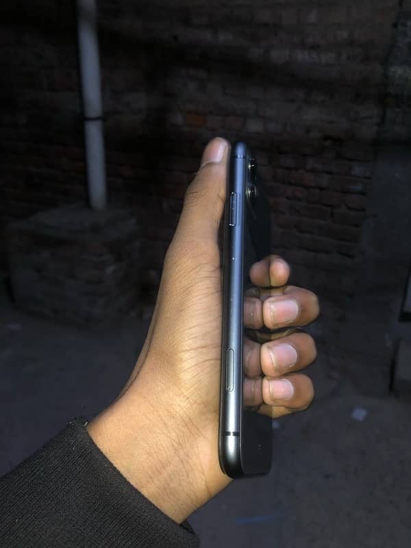 iPhone 11 128gb exchange possible 12