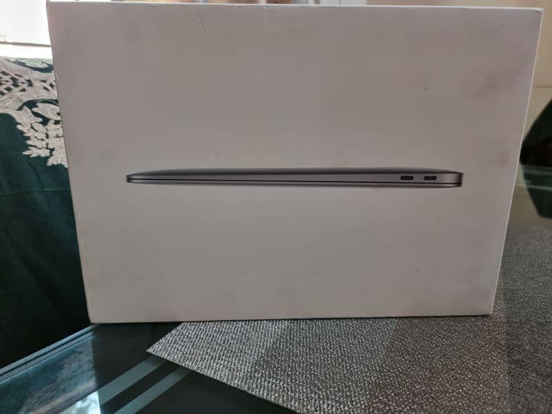 Macbook Air M1 2020 8gb 256gb ssd with original box 3