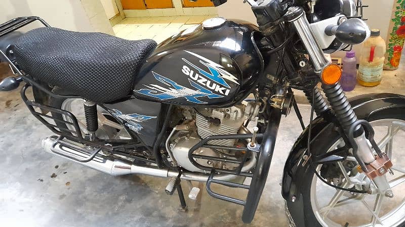 Bike only 19000 km running.  1st owner like new Jus 350k 1