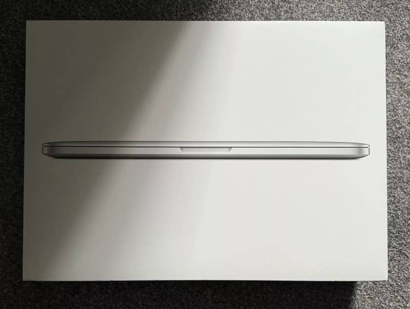 New Macbook Pro 13" 2013 - Miracle New - 10/10 Lush 2