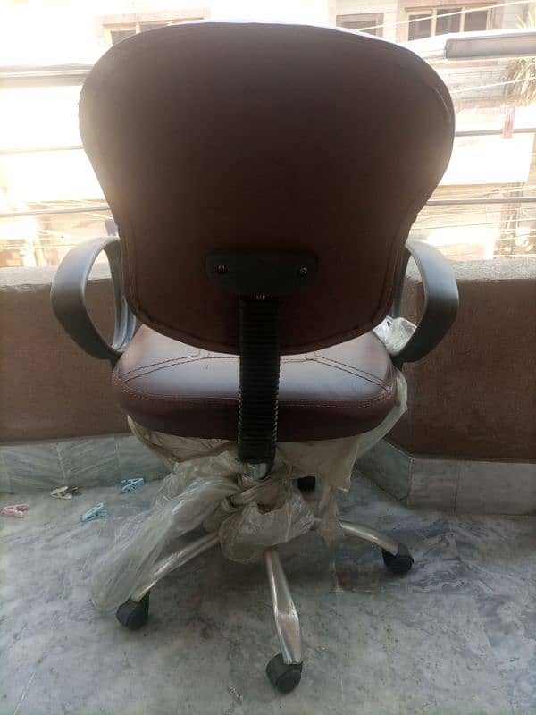 Swing Office Chair Like New 1