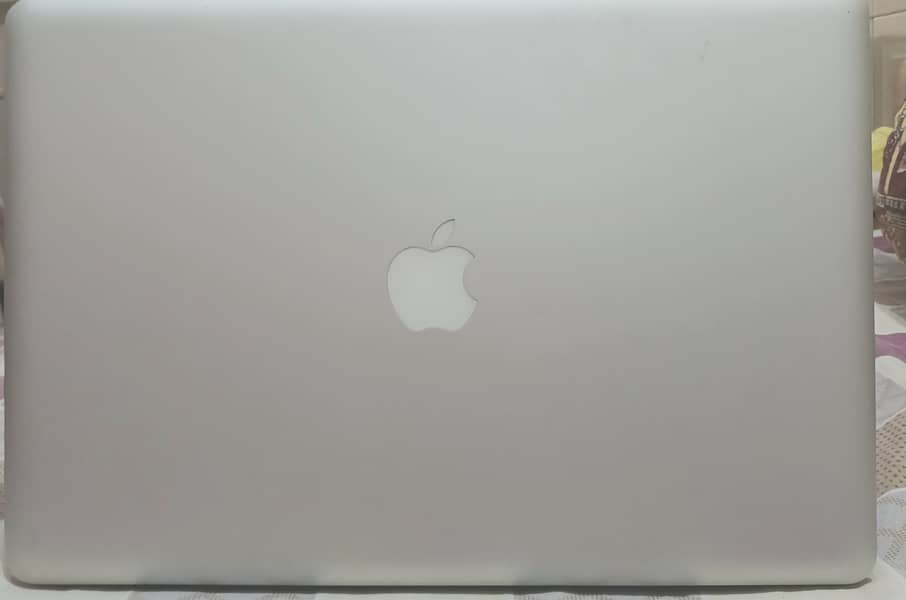 Macbook pro without charger good condition 3