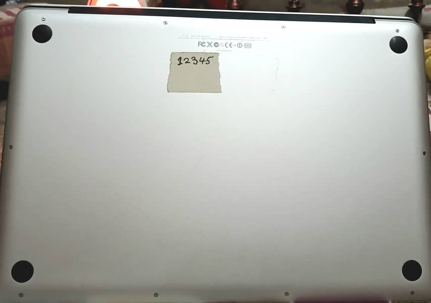 Macbook pro without charger good condition 4