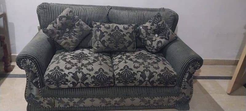 3 seater and 2 seater sofas 0