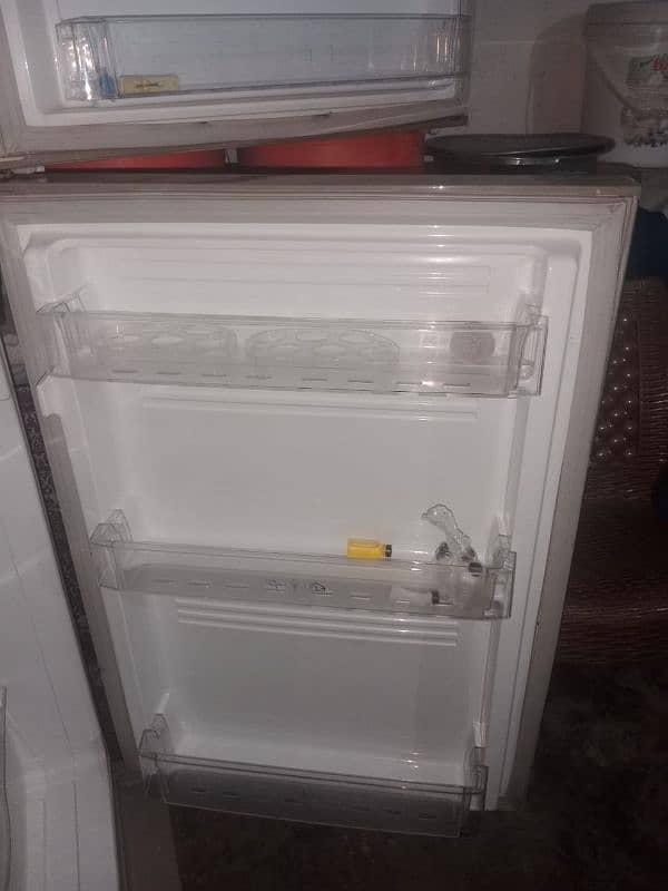 FREEZER FOR SALE . phone number 0317 5487979 3