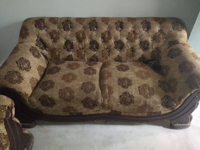 6 Seater Sofa Condition ok Heavy wood h Only Call Location Jaranwala 1