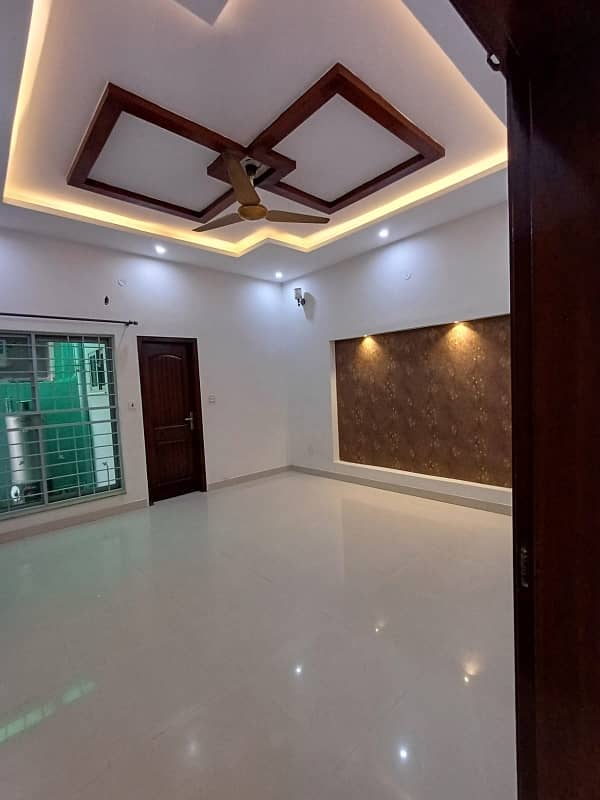 10 Marla Triple Storey Full House Available For Rent In Nasheman Iqbal Phase 2 3