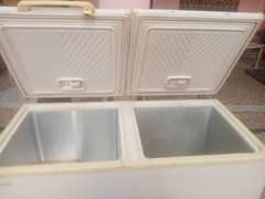 Waves freezer two door white color full ok conditions