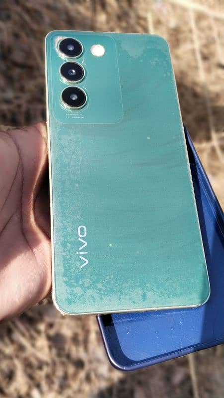 Y100 vivo. 8+8  ram  265GB 4