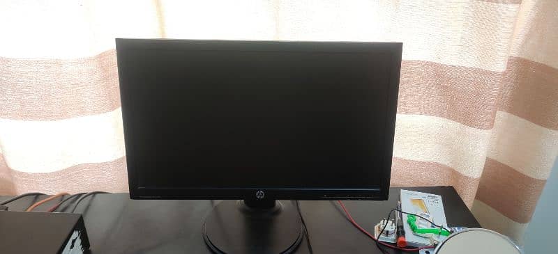 hp compaq LA2206X 22 INCH 1