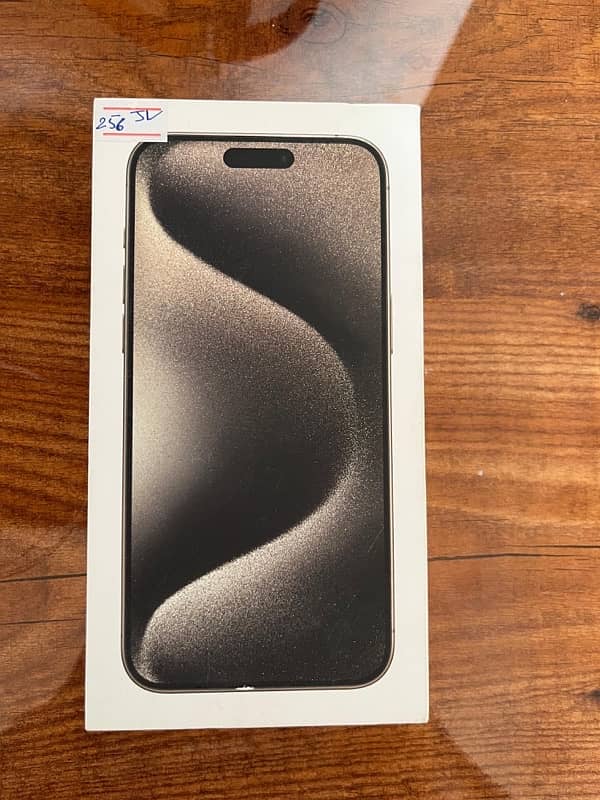 IPhone 15 pro max with box and all accessories! BRAND NEW CONDITION! 6