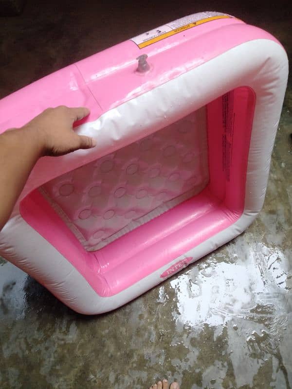 Swimming pool for Kids only 2 times used condition is 10/10 0