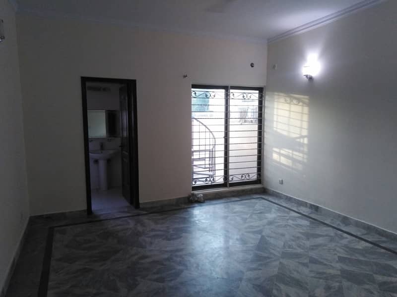 1Kanal Owner Build Beautiful House For Sale DHA Phase 2 10