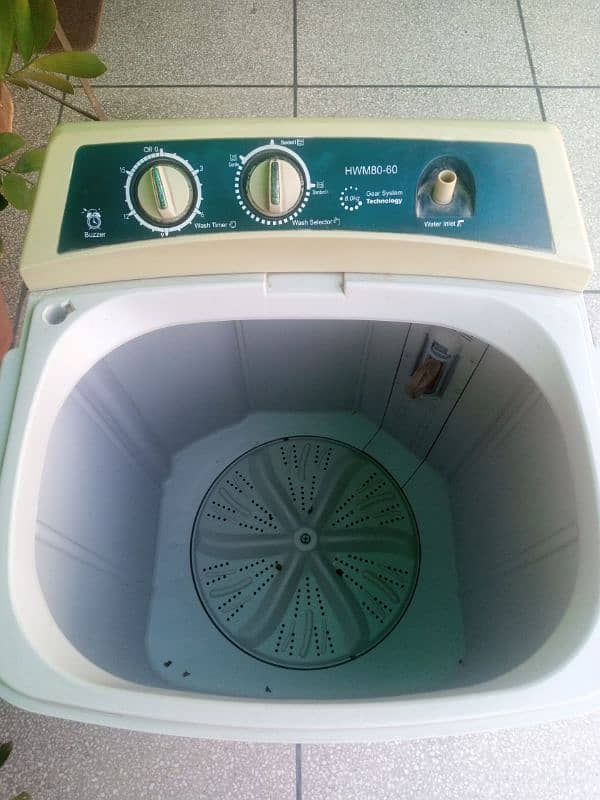 Haier washing machine (8kg) 0