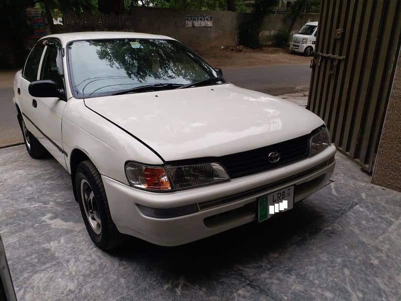 Toyota Corolla XE 2001 0