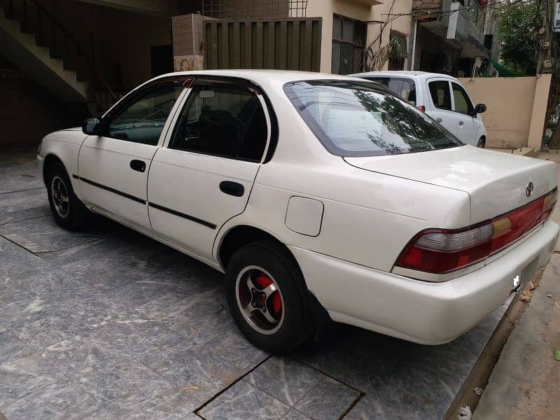 Toyota Corolla XE 2001 4