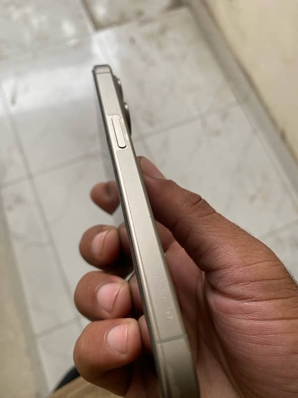 iPhone 15 Pro Non PTA 2