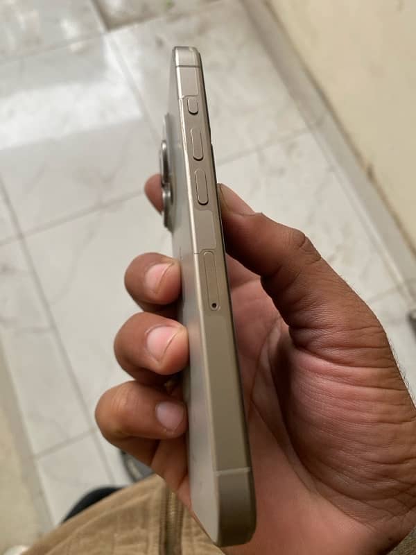 iPhone 15 Pro Non PTA 8