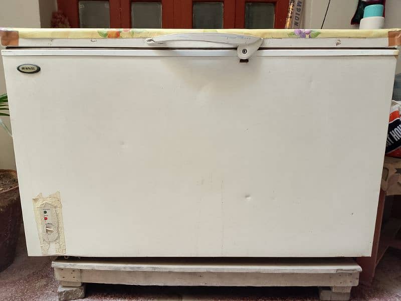 good condition deep freezer 10