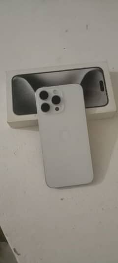 Iphone 15 pro max white titnium