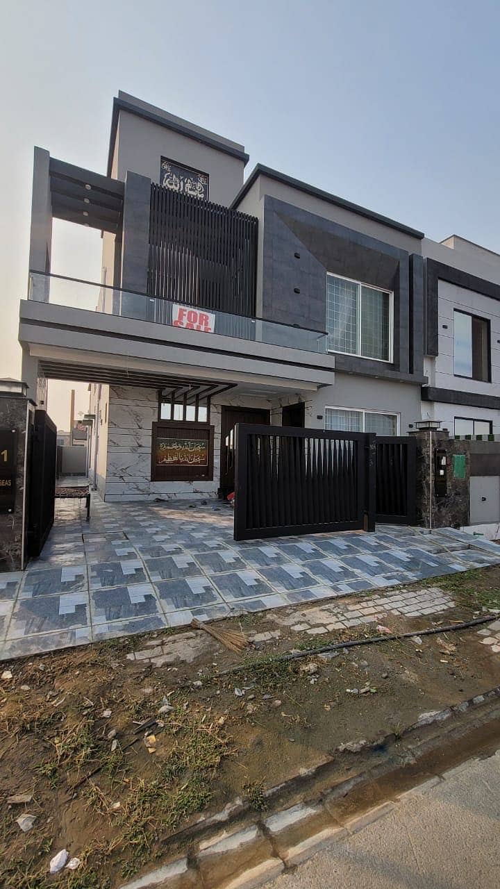 10 Marla Brand New House Available For Sale In Bahria Town Lahore 12