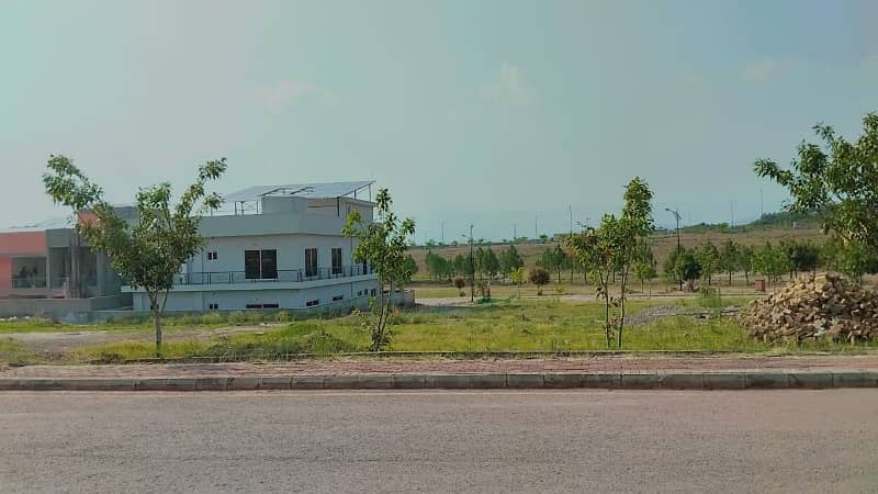 Boulevard and Corner 1 Kanal Residential Plot Available For Sale In Bahria Enclave Islamabad 3